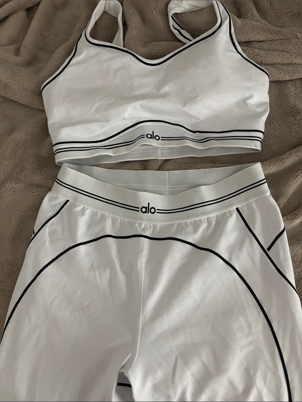 Alo set white